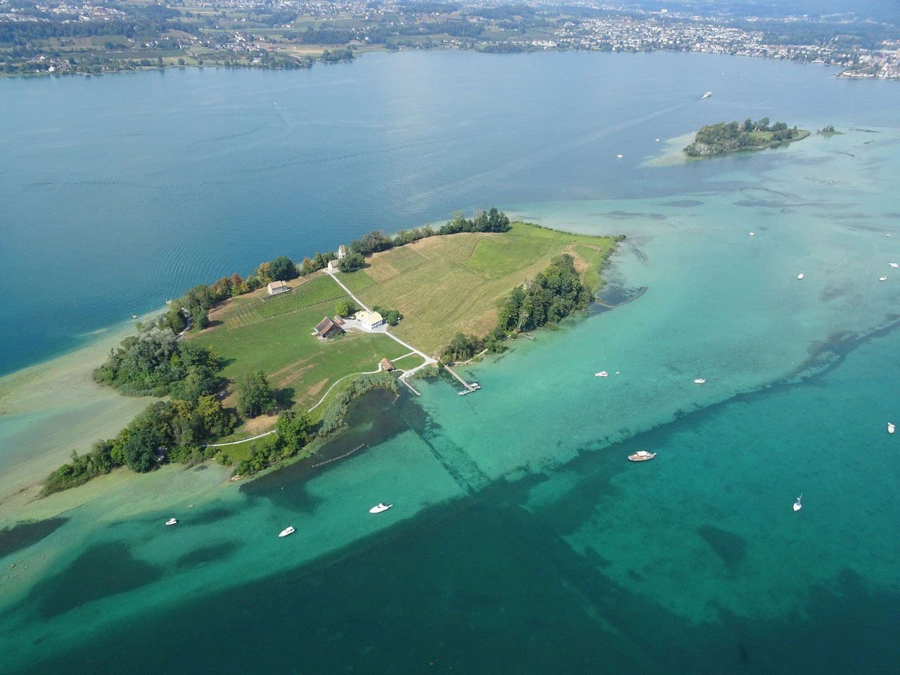 Baden und Ankern vor den Inseln Ufenau und Lützelau im Zürichsee